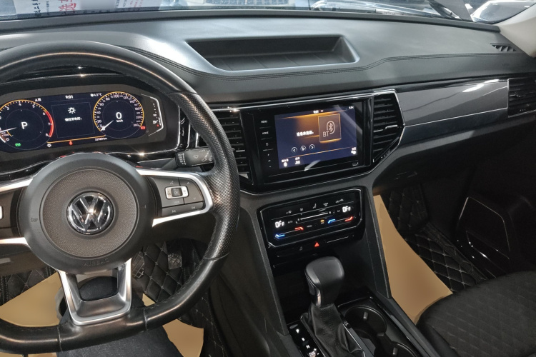 大众 途昂X 2020款 改款 330TSI 两驱豪华版中控内饰7002