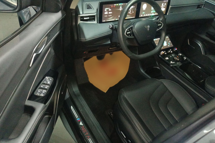 哪吒汽车 哪吒U 2021款 Pro 500 登月版中控内饰7003