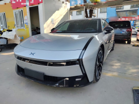 小鹏P7 2025款 750 四驱高性能 Ultra