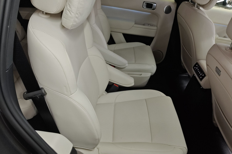 理想汽车 理想L8 2025款 Max 智能焕新版中控内饰21