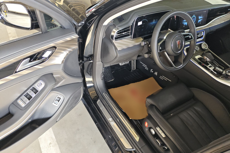 红旗H9 2022款 2.0T 智联旗享版中控内饰7003