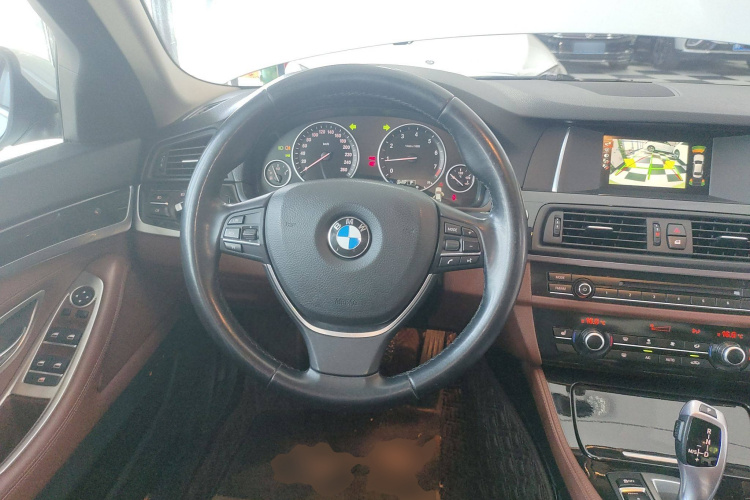 宝马5系 2017款 520Li 典雅型局部细节13