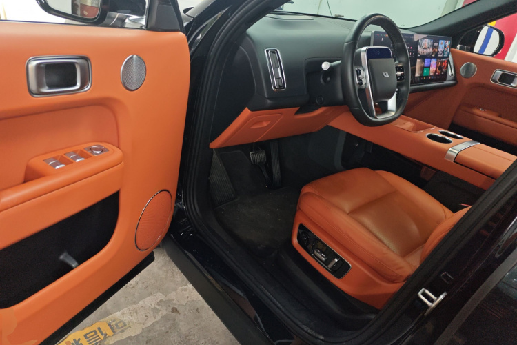 理想汽车 理想L8 2023款 Pro中控内饰20