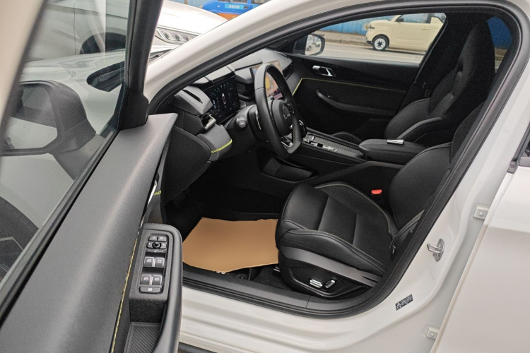 领克03 2023款 1.5TD DCT劲Pro中控内饰20