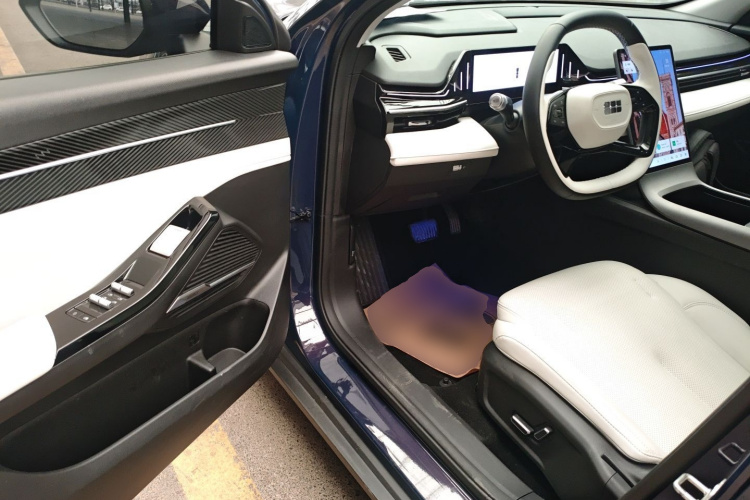 吉利银河 银河L6 2023款 125km 星舰中控内饰20