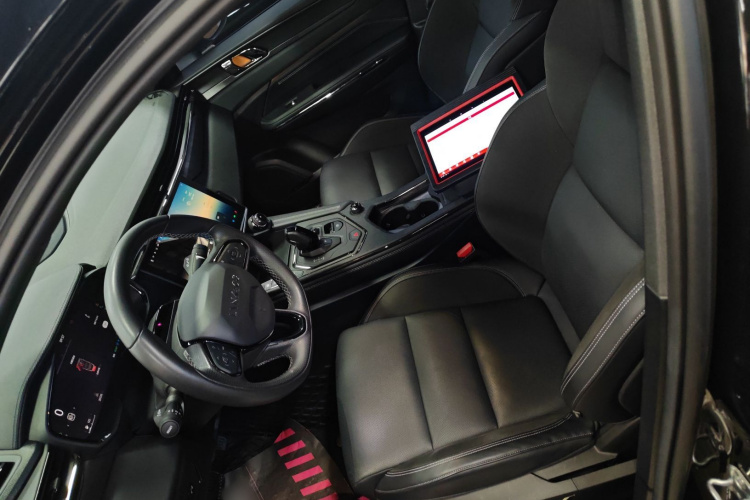 领克01 EM-P 2023款 1.5TD EM-P PM中控内饰19