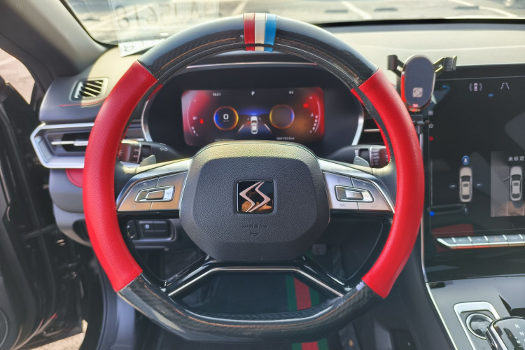 思皓曜 2021款 1.5TGDI DCT穿云RACE版中控内饰7012