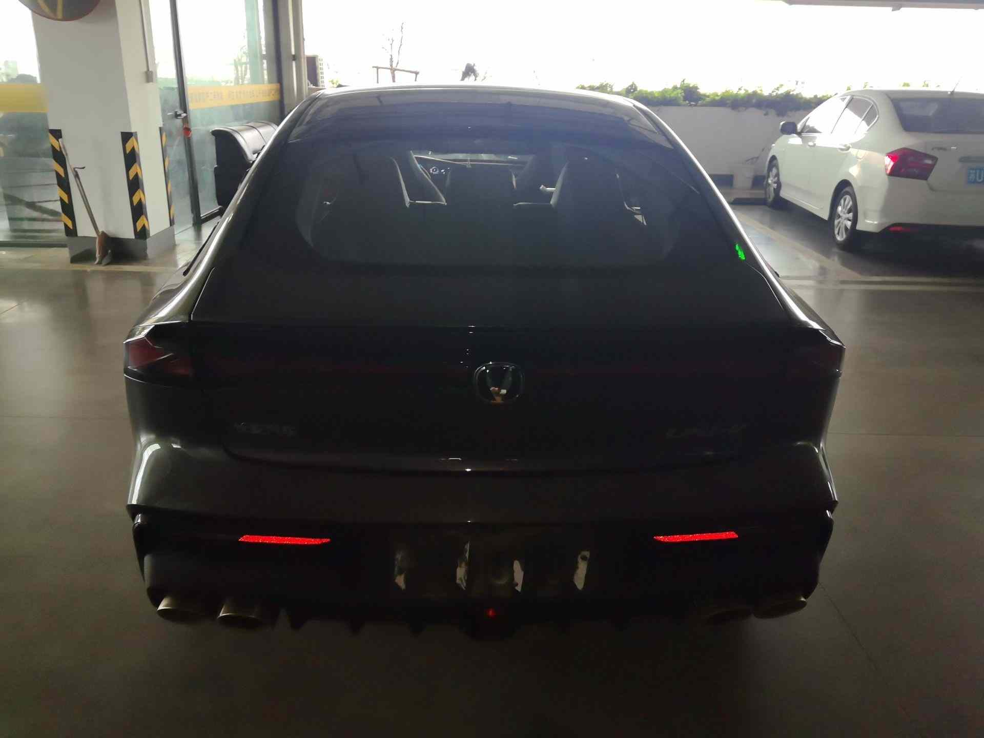 长安UNI-V 2023款 1.5T 运动版(3)