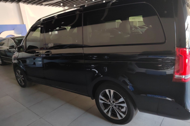 奔驰V级 2018款 V 260 领航版 国V车身外观6003