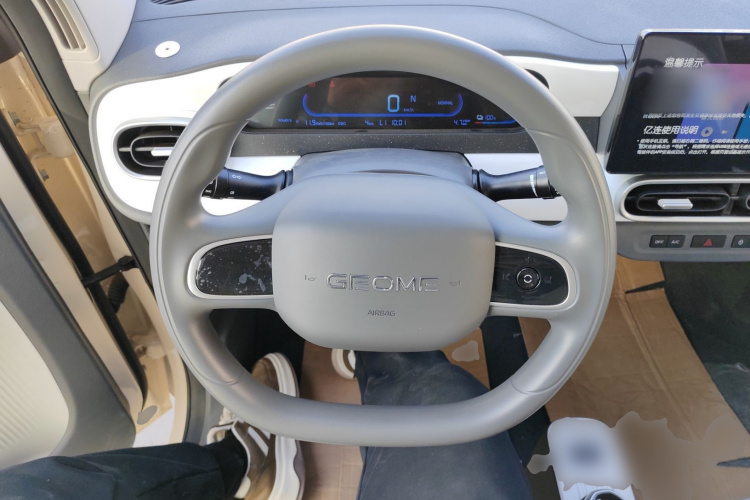 吉利银河 熊猫 2025款 210km 元气熊中控内饰13