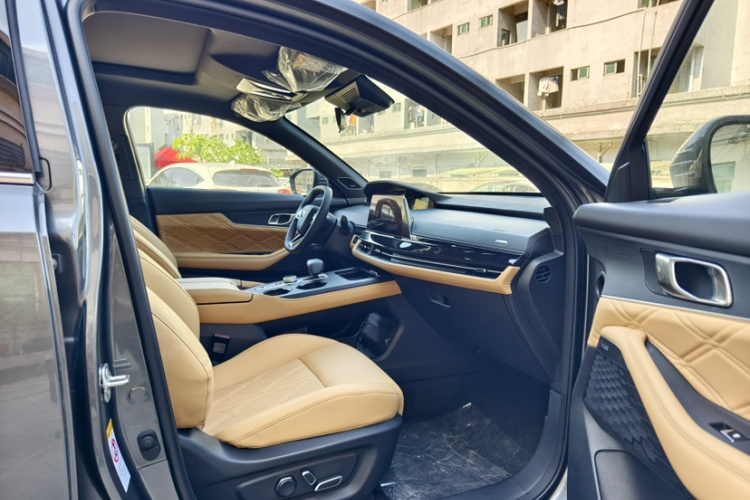 长安UNI-K 2024款 2.0T 两驱全球行版中控内饰7002