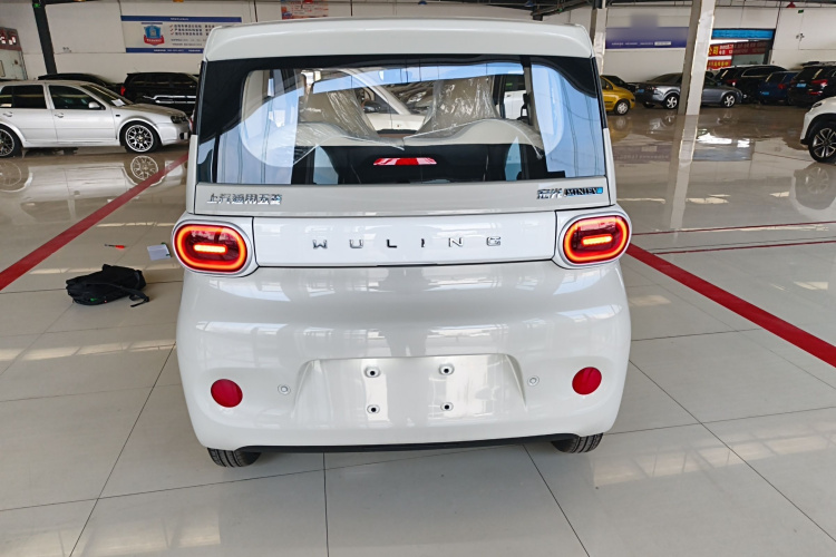 五菱汽车 宏光MINIEV 2024款 第三代 215km 青春版车身外观6