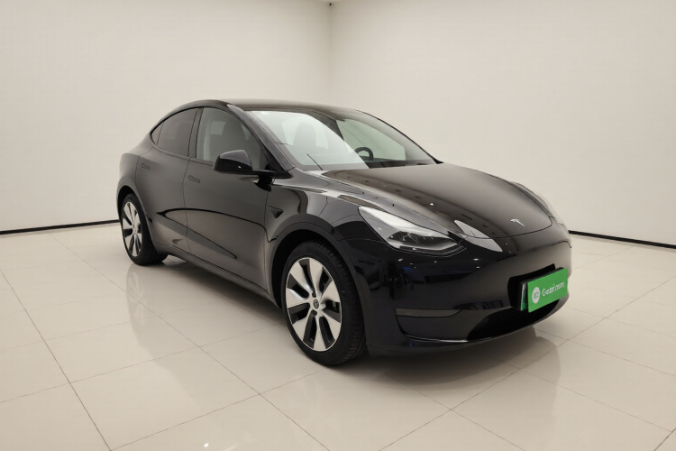 特斯拉 Model Y 2021款 标准续航后驱版车身外观3