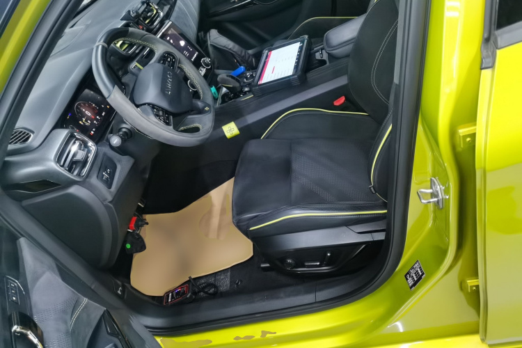 领克03 2019款 03+ 2.0TD 自动驭风版中控内饰19