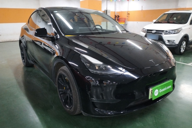 特斯拉 Model Y 2021款 长续航全轮驱动版 3D7车身外观3