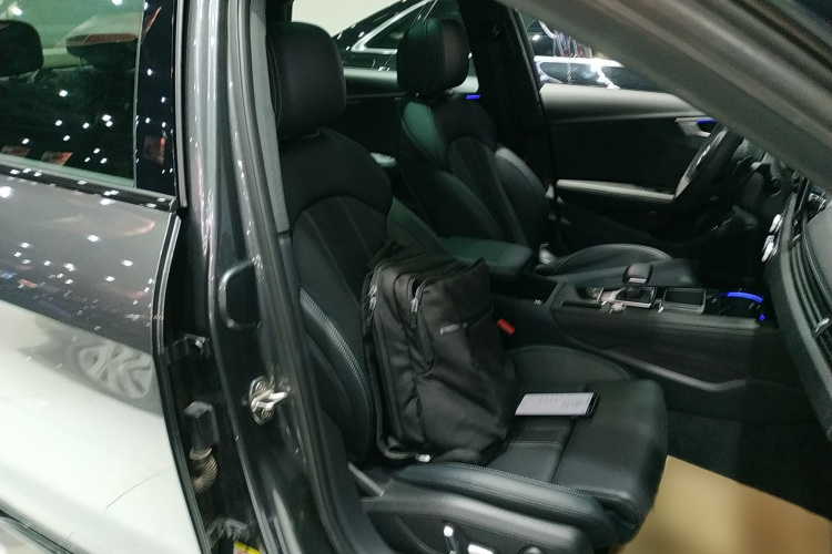 奥迪A4L 2024款 40 TFSI 豪华动感型局部细节41