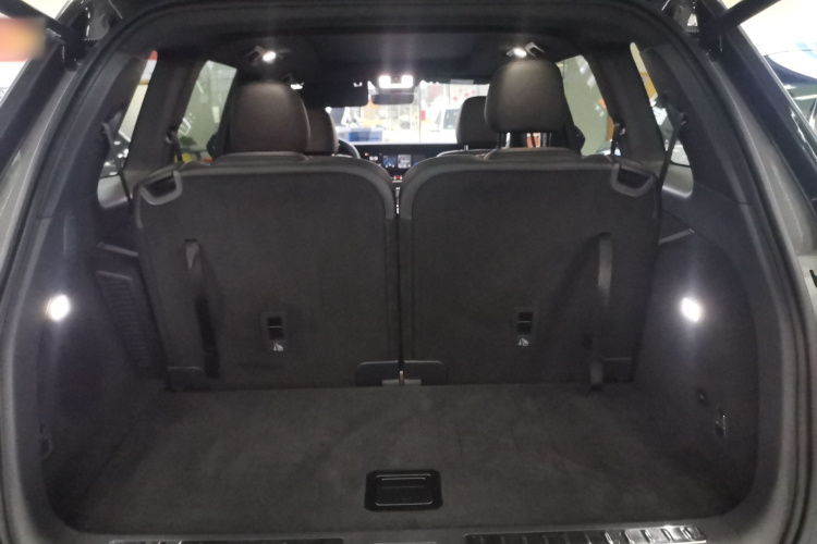 理想汽车 理想ONE 2021款 增程6座版机舱底盘23