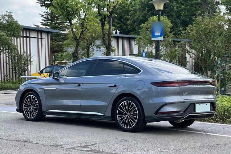 比亚迪 汉 2022款 DM-i 121KM 尊贵型车身外观6002