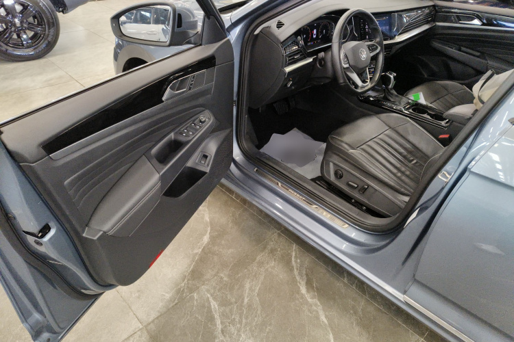 大众 帕萨特 2022款 330TSI 精英版中控内饰20