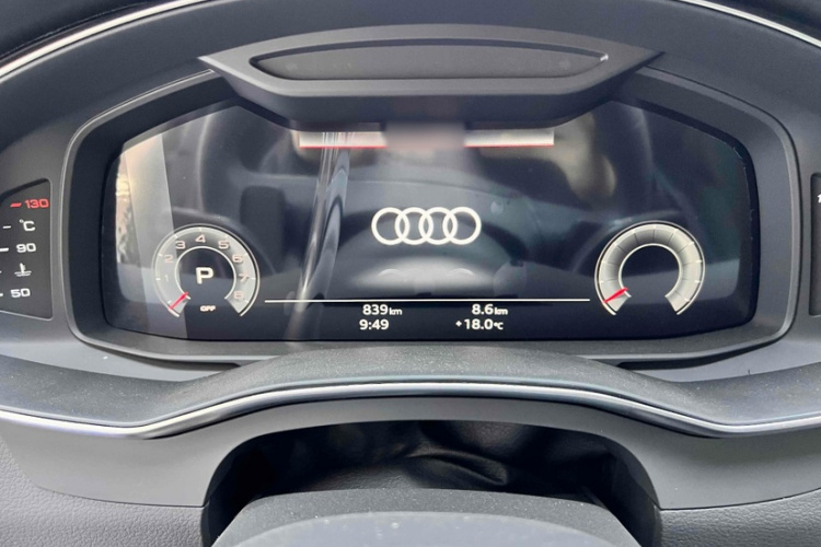 奥迪A6L 2025款 改款 40 TFSI 豪华动感型中控内饰7001