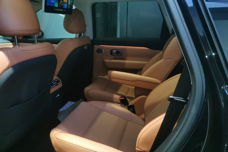 零跑汽车 零跑C16 2026款 增程 280激光雷达版 6座中控内饰7004