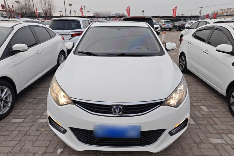 长安 逸动 2015款 1.6L 手动俊酷型 国V车身外观2