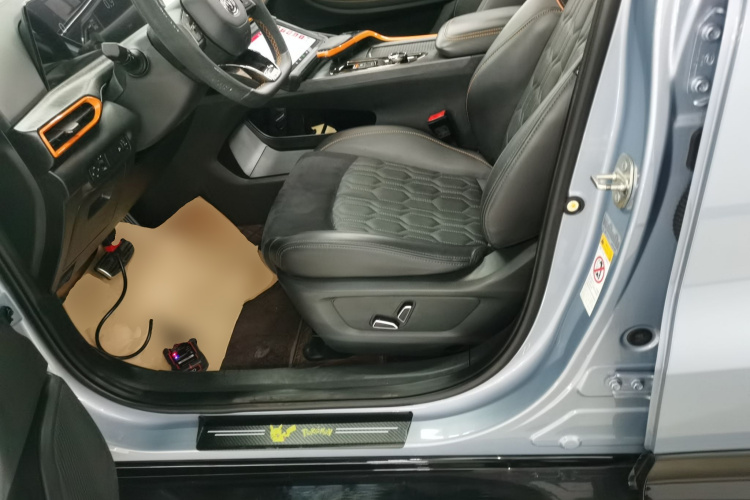 长安UNI-T 2022款 1.5T 运动版 尊贵型中控内饰19