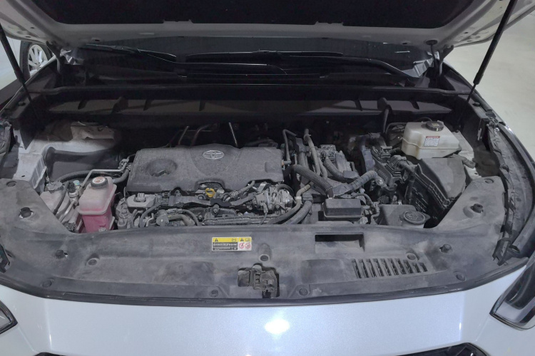 丰田 皇冠陆放 2021款  2.5L HEV两驱进取版机舱底盘24