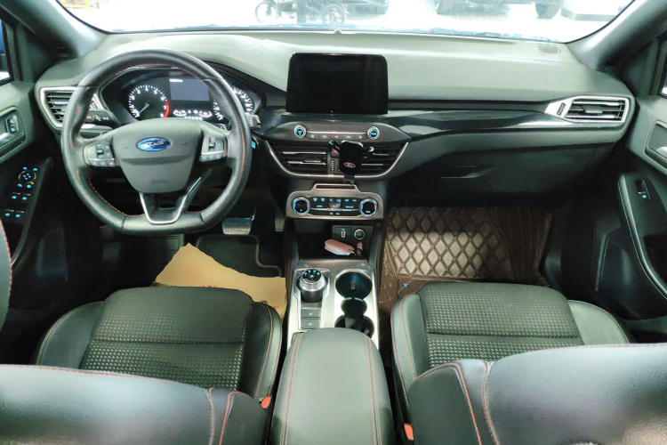 福特 福克斯 2020款 两厢 EcoBoost 180 自动ST Line中控内饰12