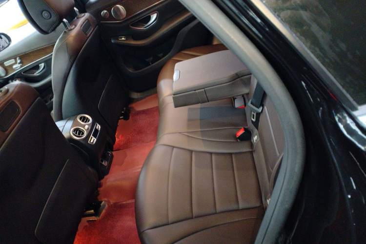 奔驰GLC 2019款 改款 GLC 300 L 4MATIC 动感型中控内饰21