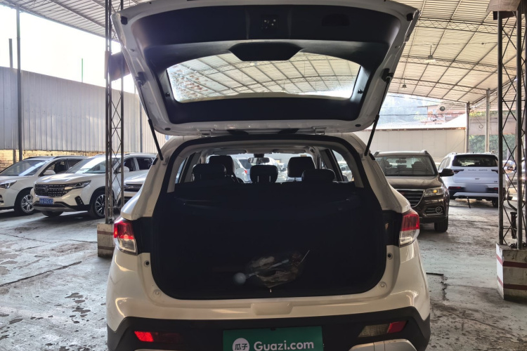 东南DX3 2018款 1.5L 手动尊贵型机舱底盘23