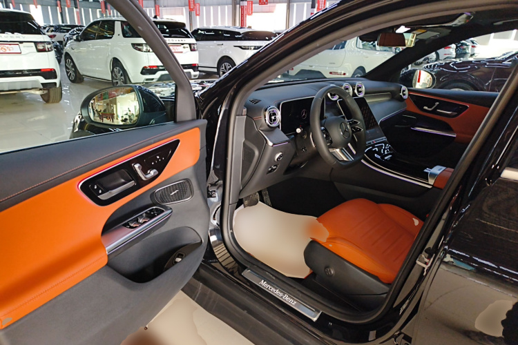 奔驰GLC 2025款 改款 GLC 260 L 4MATIC 豪华型中控内饰7003