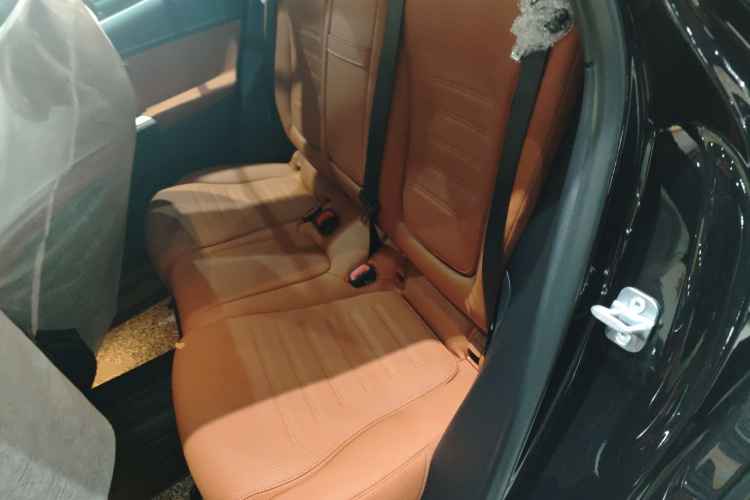 奔驰GLC 2025款 改款 GLC 300 L 4MATIC 动感型 5座中控内饰21