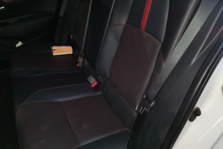 丰田 雷凌 2022款 双擎 1.8H E-CVT运动版中控内饰21