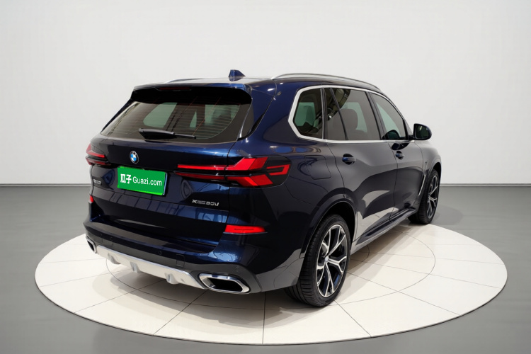 宝马X5 2023款 xDrive 30Li 尊享型M运动套装车身外观7