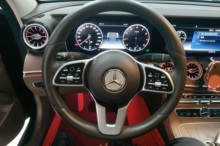 奔驰E级 2020款 改款 E 300 L 殊享版局部细节13