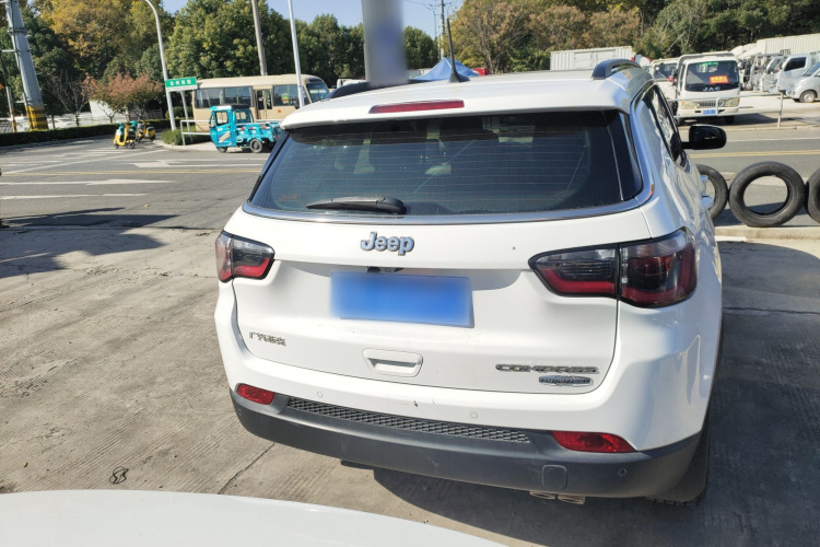 Jeep 指南者 2019款 220T 自动家享版车身外观6004