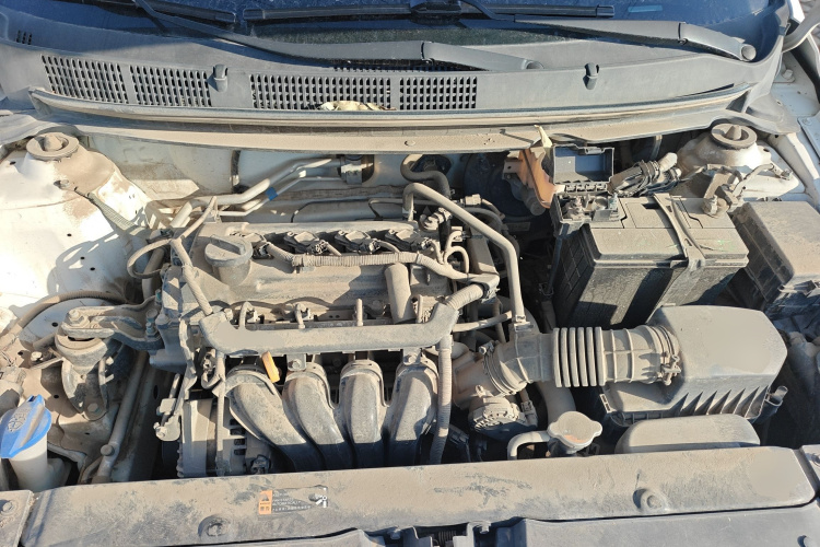 现代 瑞纳 2017款 1.4L 手动焕彩版 国V机舱底盘24