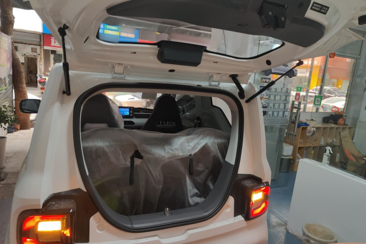 吉利银河 2024款 熊猫mini 200km 耐力熊机舱底盘23