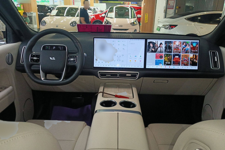 理想汽车 理想L8 2024款 Ultra中控内饰7002