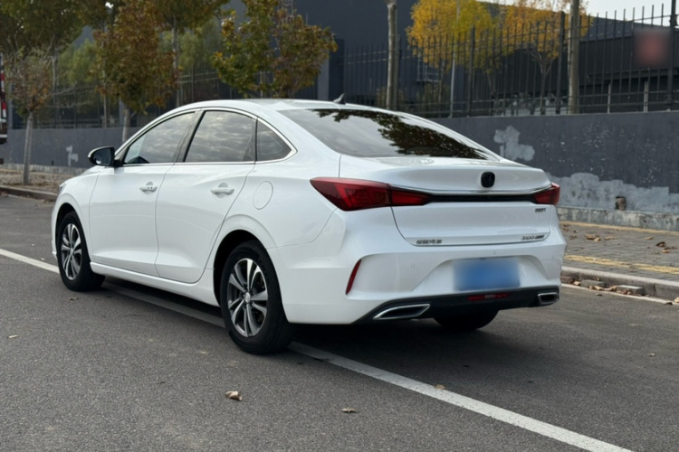 长安 逸动 2021款 PLUS 蓝鲸NE 1.4T GDI DCT尊贵型车身外观6001