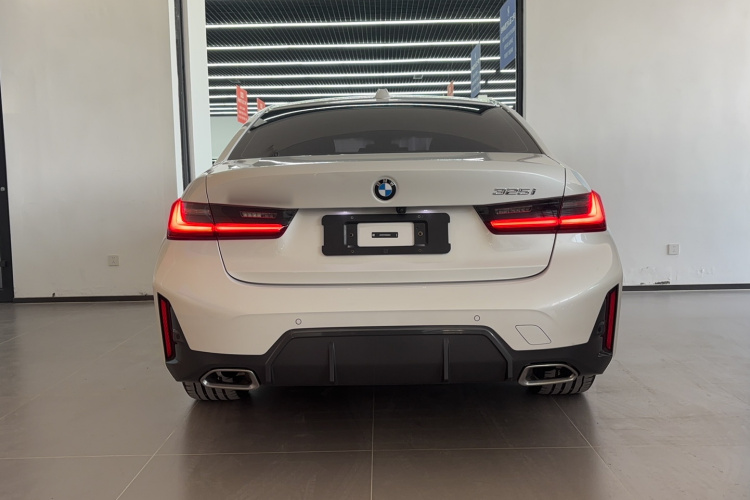 宝马3系 2024款 325i M运动套装车身外观6003