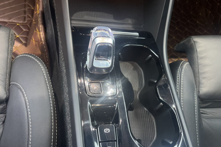 沃尔沃XC40 2023款 B4 四驱智远豪华版局部细节18