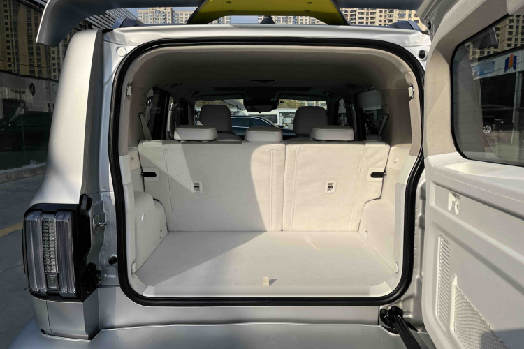 超境汽车 共创坦克300 2021款 2.0T 赛博坦克中控内饰7006