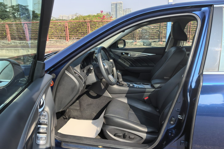 英菲尼迪Q50L 2018款 2.0T 逸享版 国VI中控内饰7002