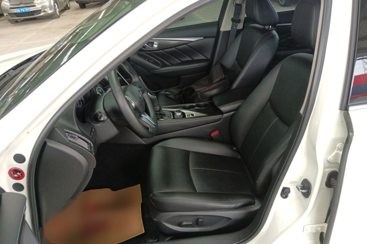 英菲尼迪Q50L 2018款 2.0T 舒适版 国VI局部细节19