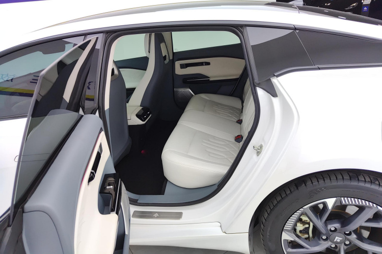 昊铂GT 2023款 560后驱七翼版中控内饰21