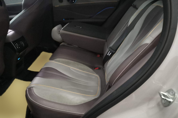 比亚迪 护卫舰07 2023款 DM-i 100KM 旗舰型中控内饰7004