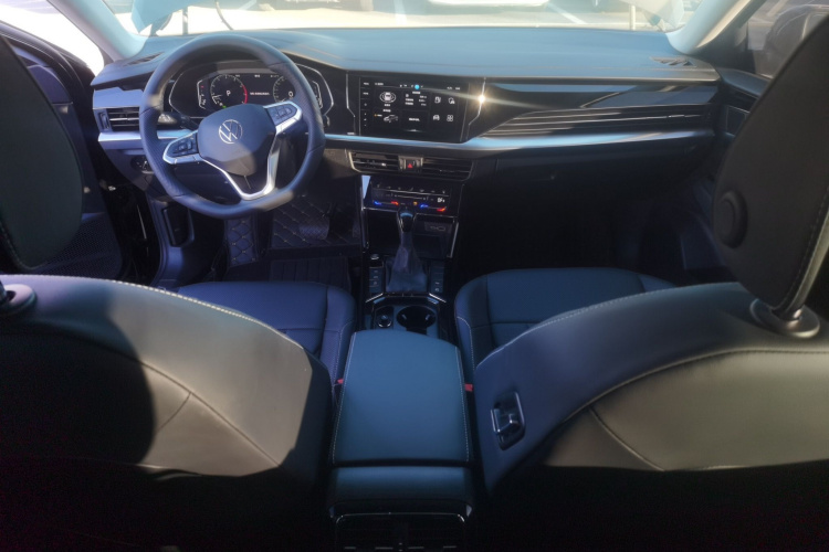 大众 帕萨特 2025款 出众款 380TSI 龙耀版中控内饰7002