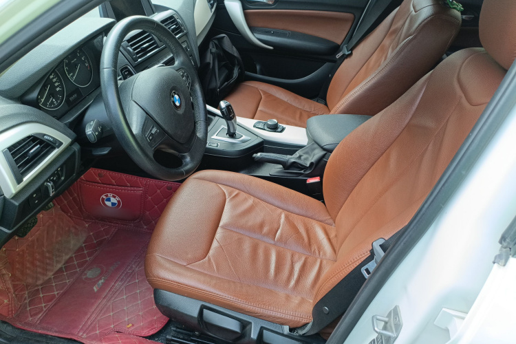 宝马1系(进口) 2013款 改款 116i 领先型中控内饰19